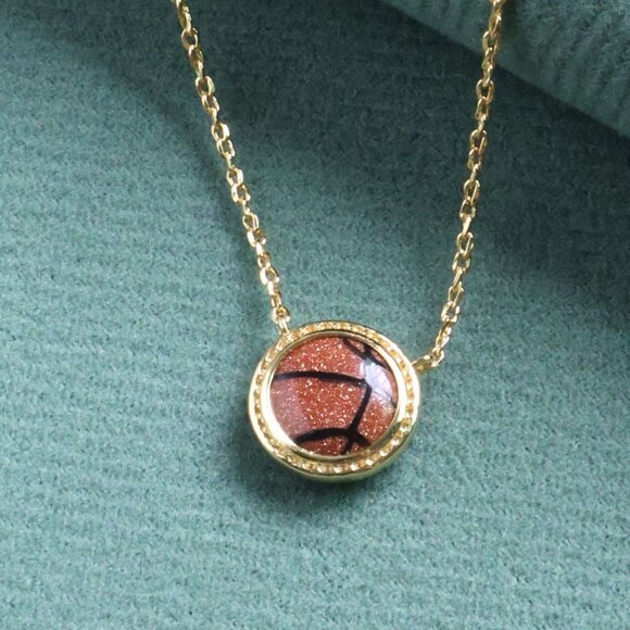 Kendra Scott Basketball Short Necklace Orange Goldstone Gold - Picture 2 of 2